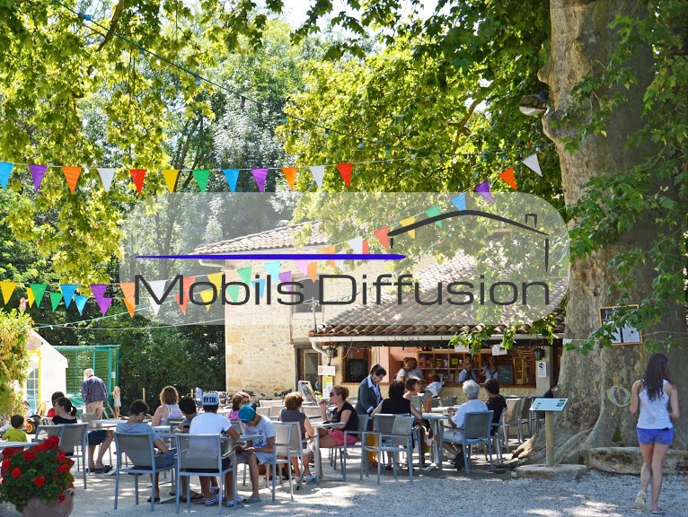 Mobils Diffusion - Emplacement pour mobil-home dans un camping au centre de l’Occitanie